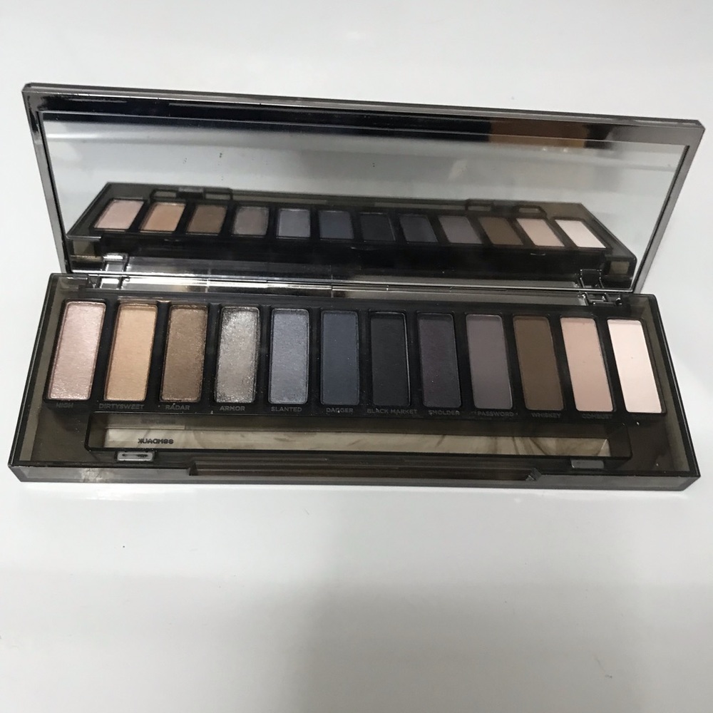 Urban Decay Naked Smoky palette